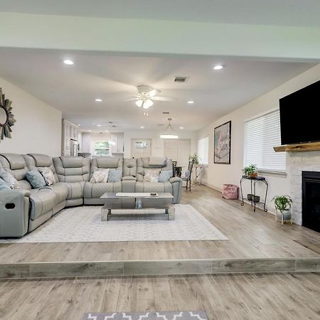 Kingwood Cottage - 10 Mins From Iah - Lake Front Humble Esterno foto