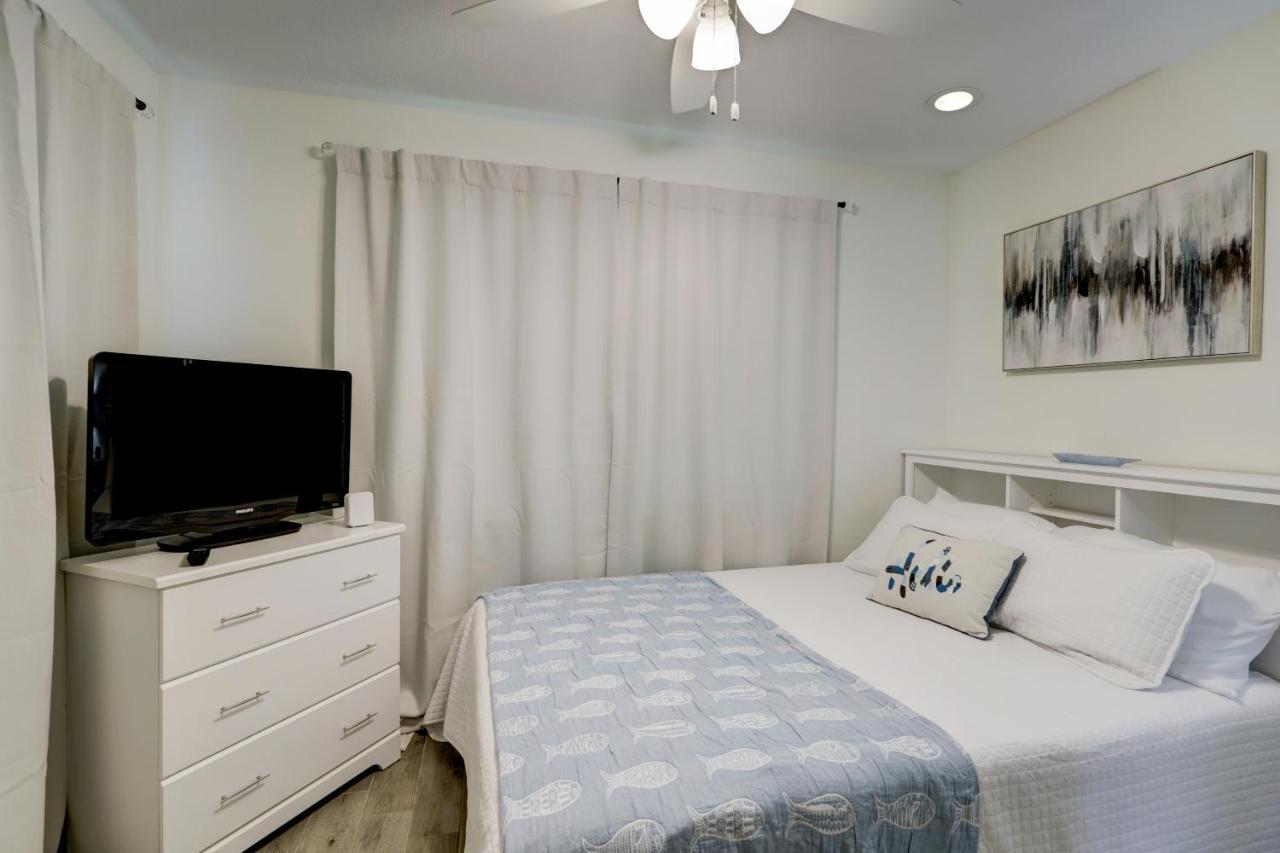 Kingwood Cottage - 10 Mins From Iah - Lake Front Humble Esterno foto