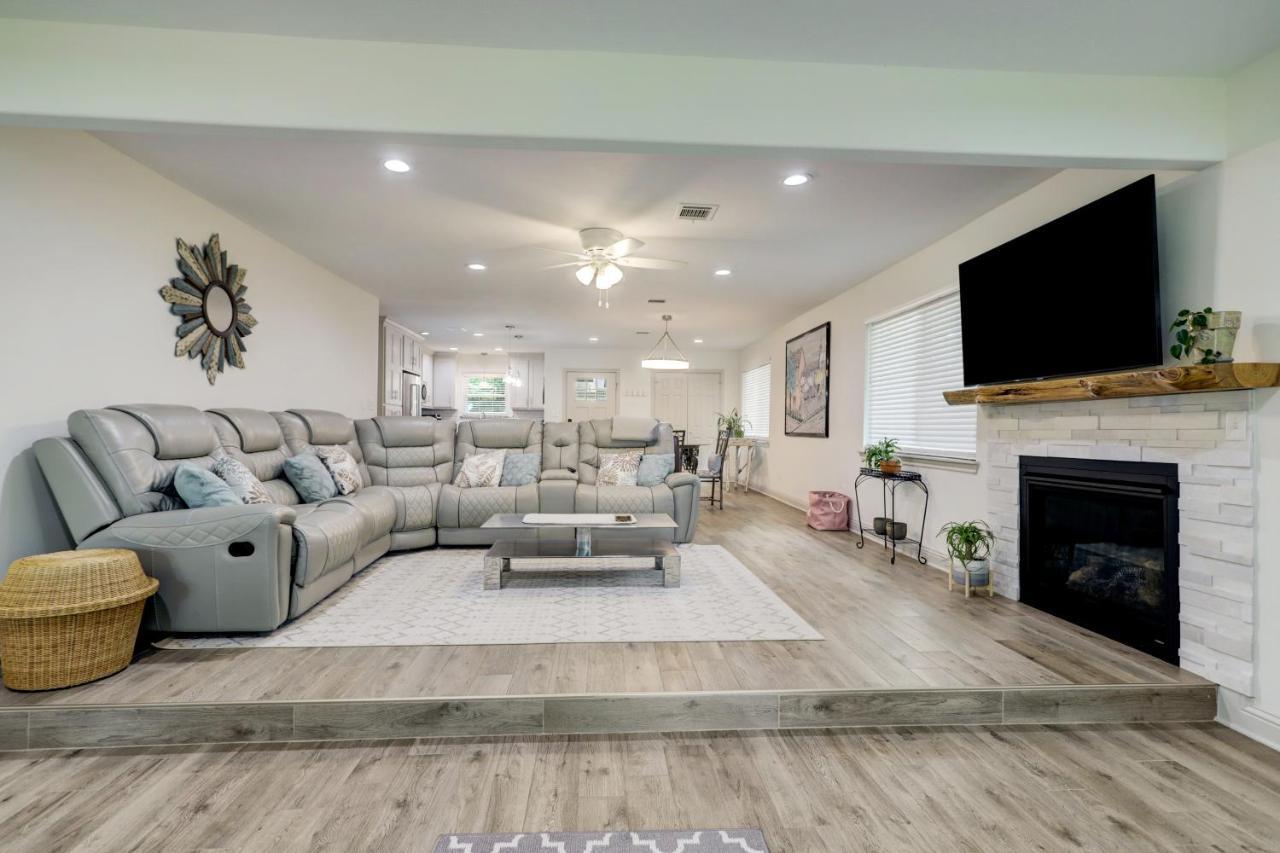 Kingwood Cottage - 10 Mins From Iah - Lake Front Humble Esterno foto