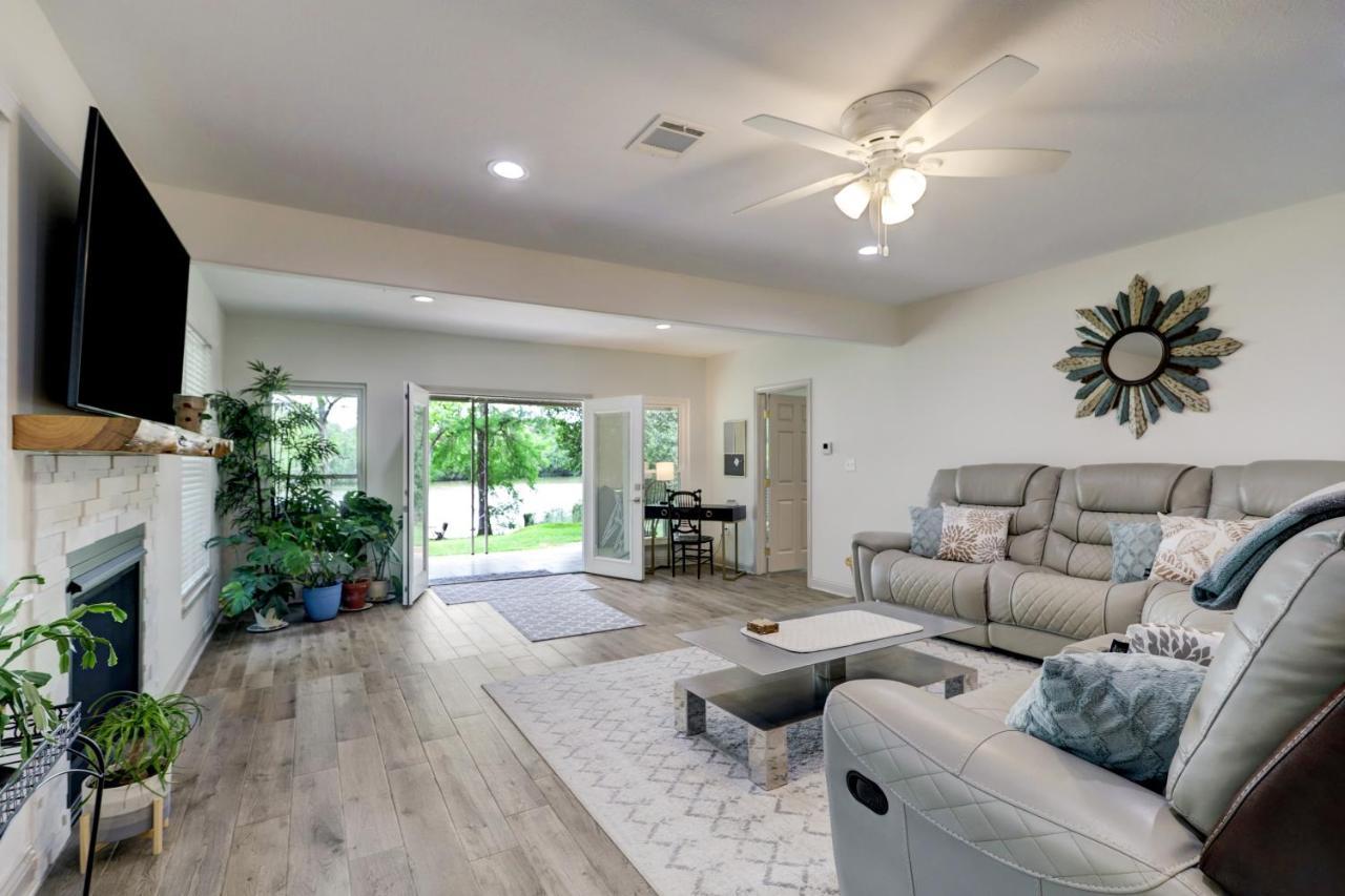 Kingwood Cottage - 10 Mins From Iah - Lake Front Humble Esterno foto
