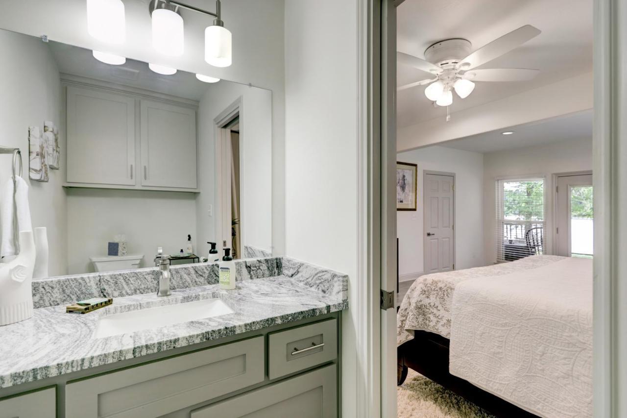 Kingwood Cottage - 10 Mins From Iah - Lake Front Humble Esterno foto